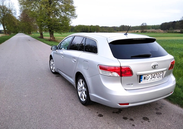 Toyota Avensis cena 27400 przebieg: 305000, rok produkcji 2011 z Garwolin małe 466